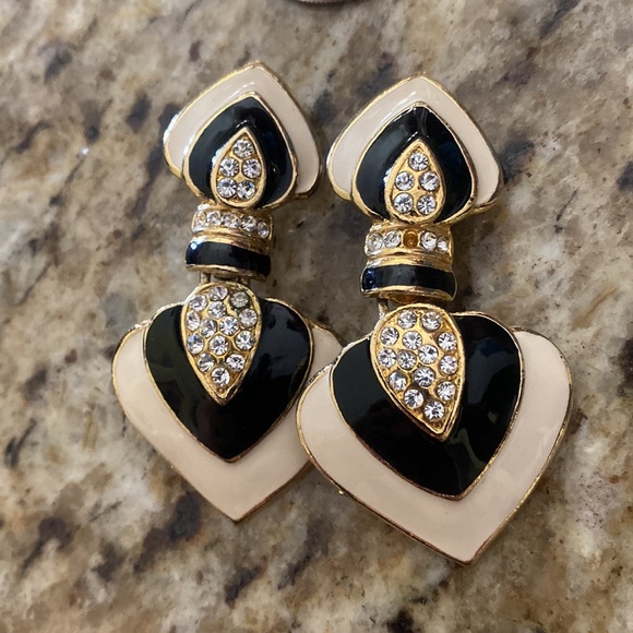 Vintage Clip On Earring Set - Picture 5 of 5